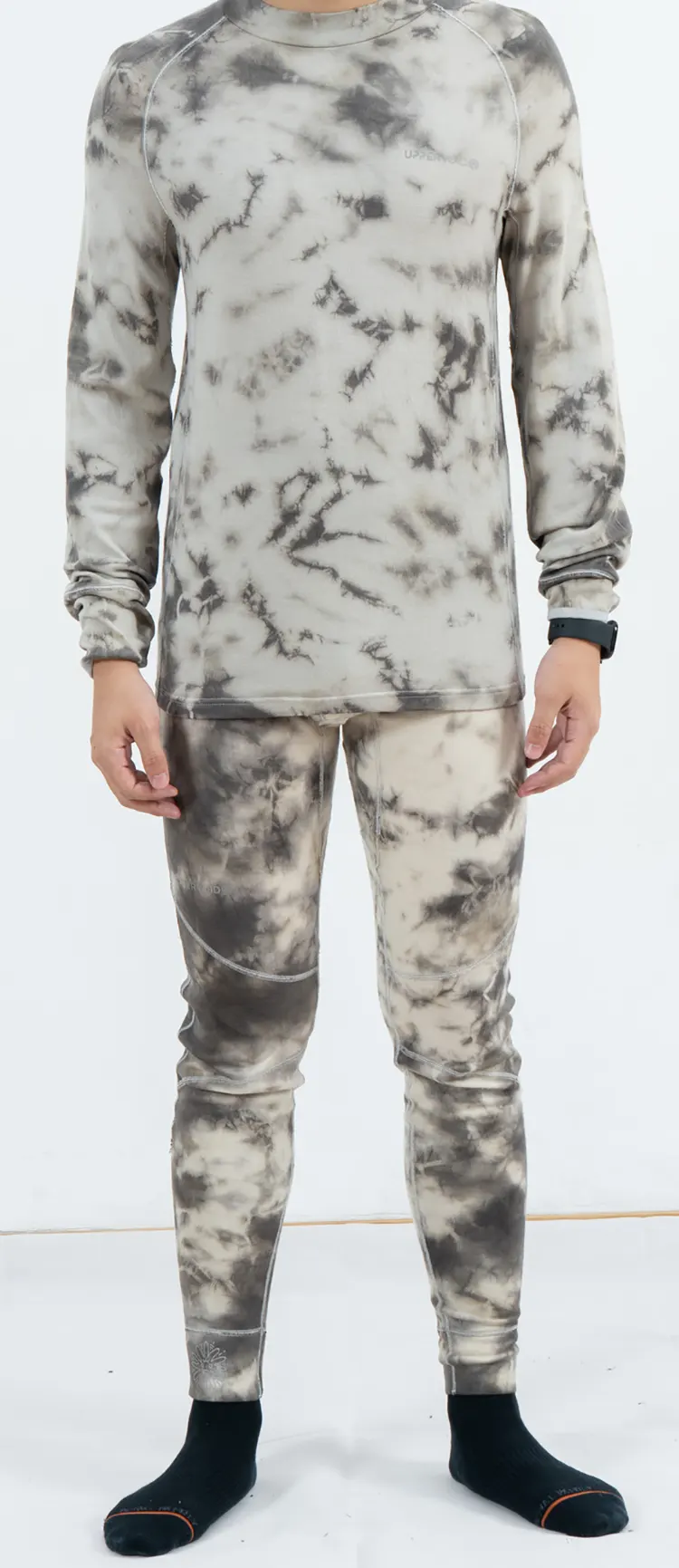 Outdoor Thermal Base Layer Set with Mottled Pattern and Contoured Leg Panels